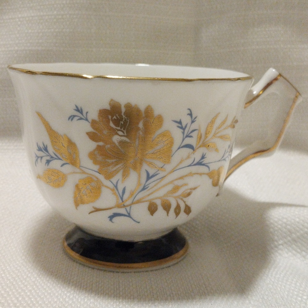 Aynsley Vintage Golden Grace Teacup